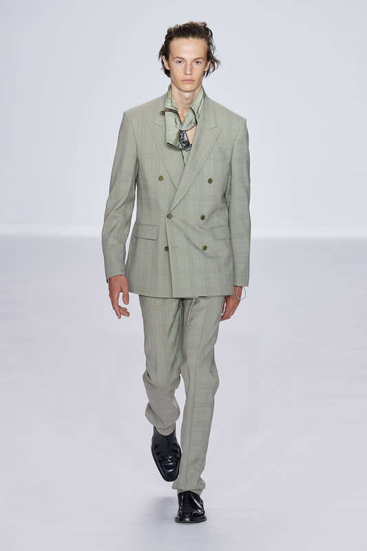 Spring Summer 20 Menswear, Paul Smith, Tailored Double Breasted Suit in Ash Grey Color