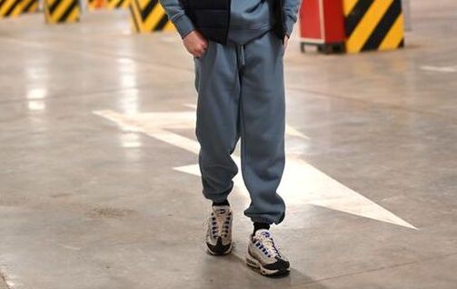 Modern Men's Joggers in Knitted Cotton - Tapered Casual Trousers for Sporty Sophistication